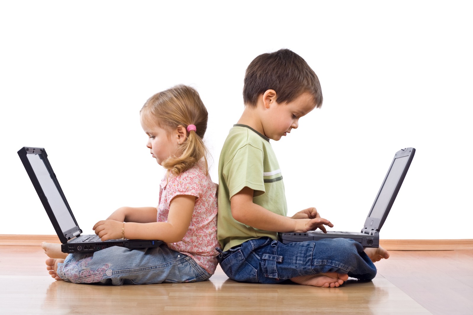Uzmanlar uyardı: “Çocukları internetin zararlarından koruyun