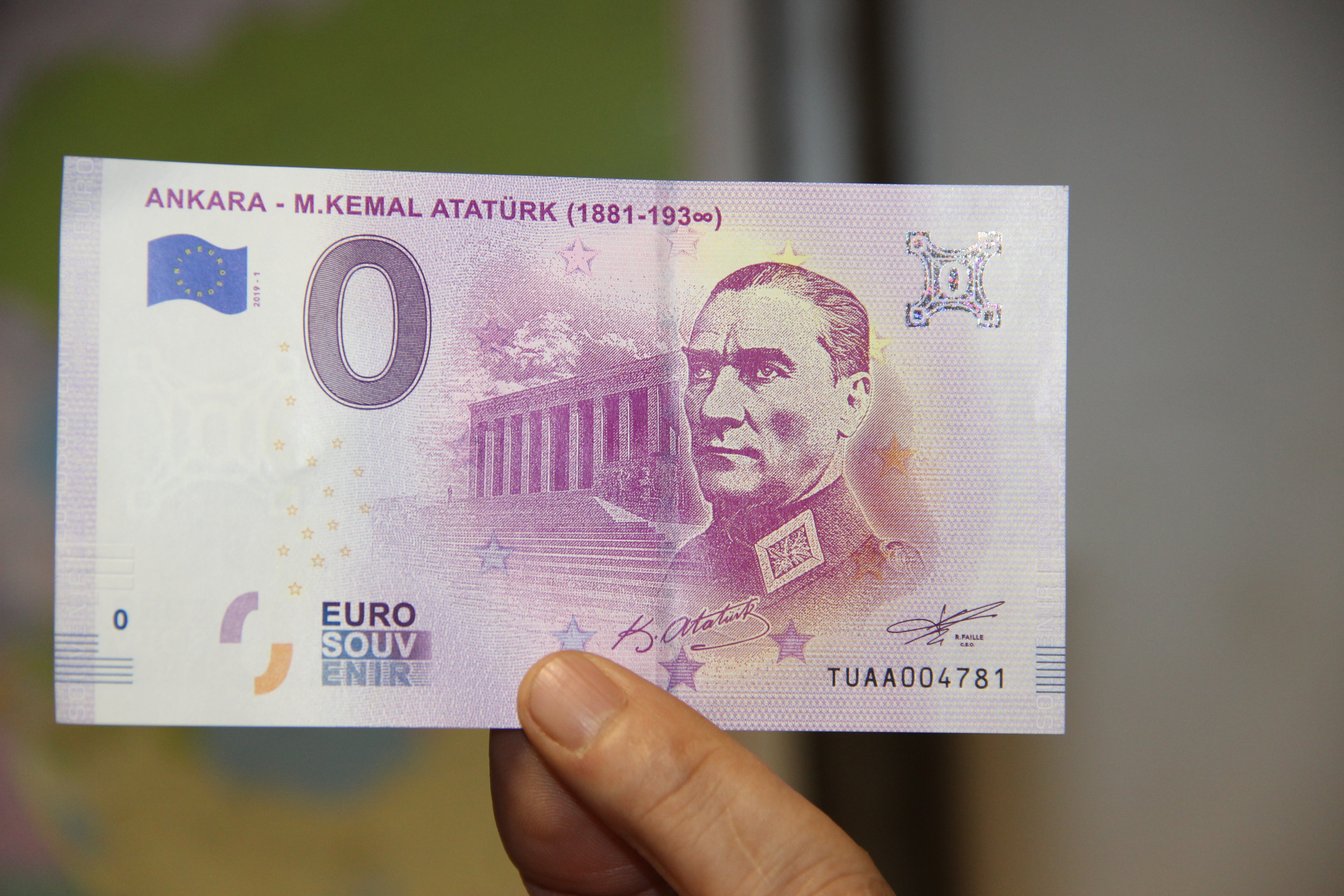 Avrupa Merkez Bankası Atatürk portreli ‘Euro’ bastı