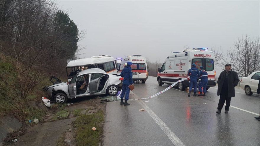 Kandıra yolunda feci kaza: 1 ölü, 9 yaralı