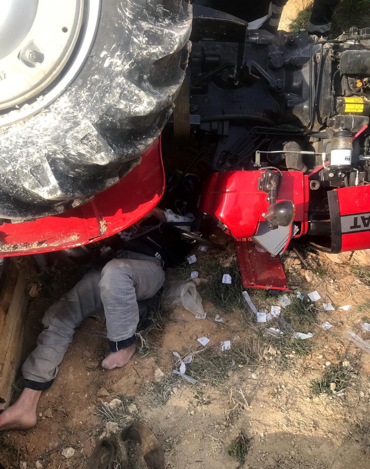 Nizip’te Devrilen Traktörün Altında 36 saat Kaldı