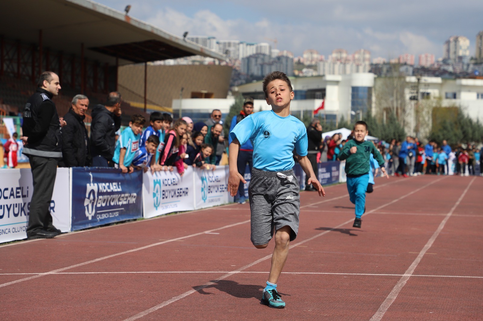 Kocaeli Okul Sporları Atletizm Şampiyonasına Yoğun İlgi