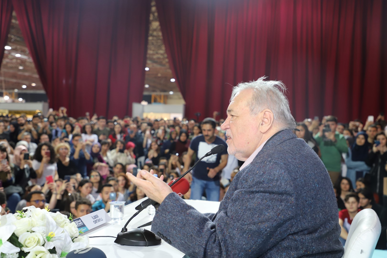 Prof. Dr. İlber Ortaylı: “Dilini kaybeden topluluklar kopuşa uğrar”