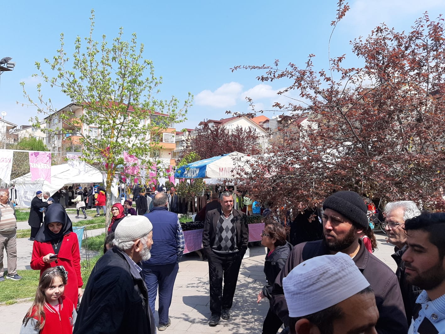 KANDIRA’DA  ”HAYIR ÇARŞISI” BUGÜN AÇILDI