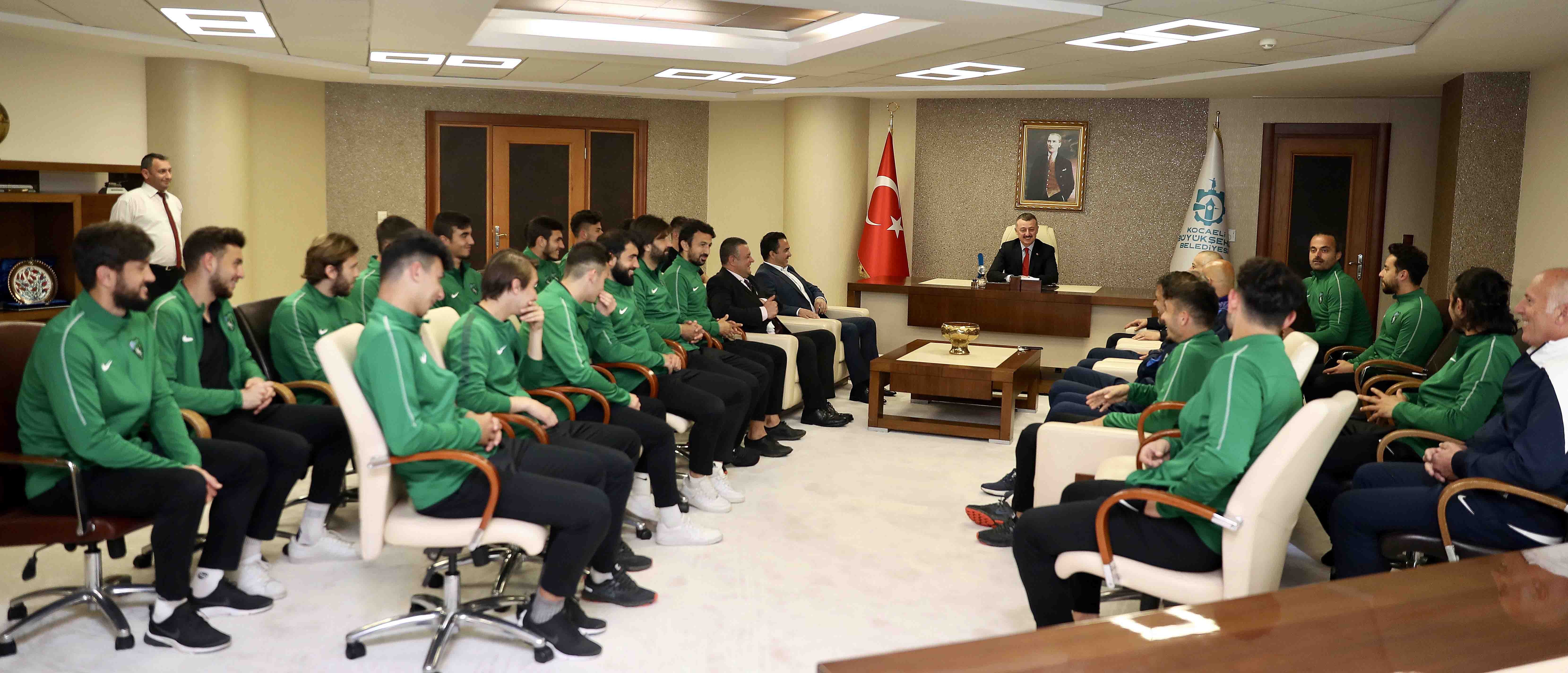 Belediye başkanından Kocaelispor’a şampiyonluk primi sözü