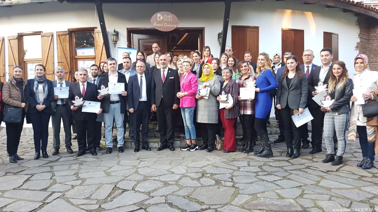 İzmit Belediyesi ve İŞKUR  Kadın İstihdamına Katkı Veren 41 Firmayı Ödüllendirdi