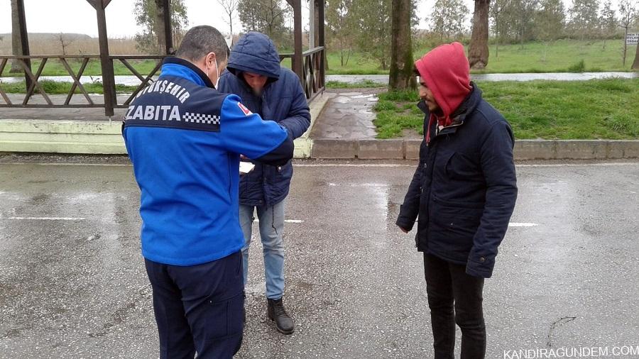 Kocaeli’de yasağı delen gençlere ceza kesildi