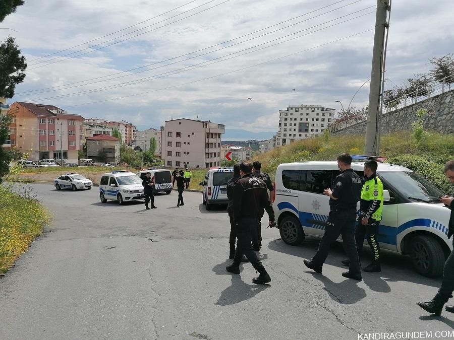 Yasağı ihlal edip motosikletle gezintiye çıktı, ‘dur’ diyen polisi yumrukladı