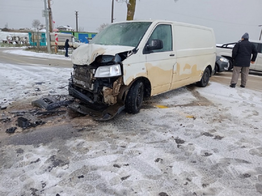 Kandıra Araman Sapağında Zincirleme Kaza